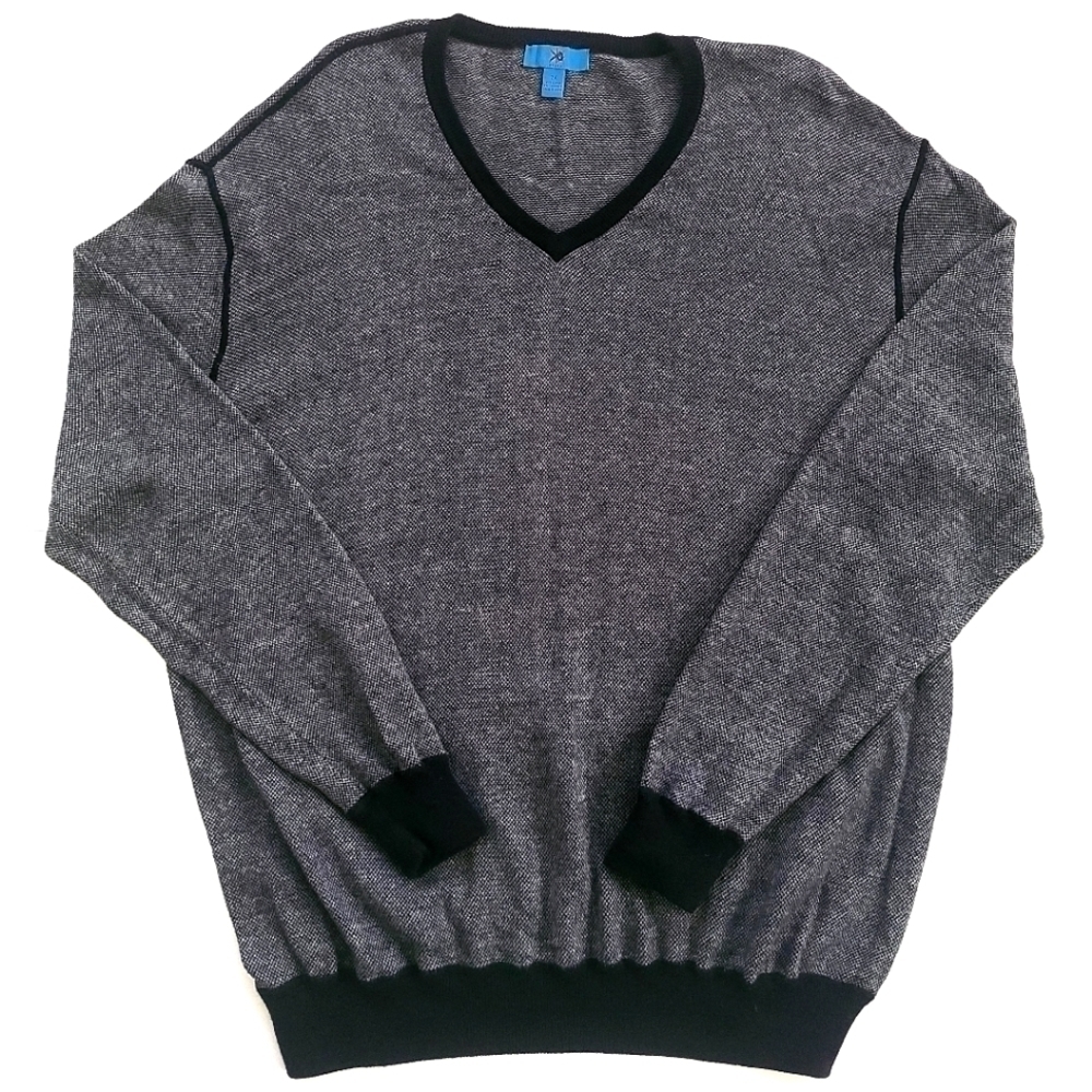3/$20 𝅺Egara Gray With Black Trim V-neck Sweater